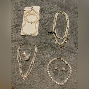 Affordable_Fashion_Jewelry Has Many Different Type Of Jewelry.